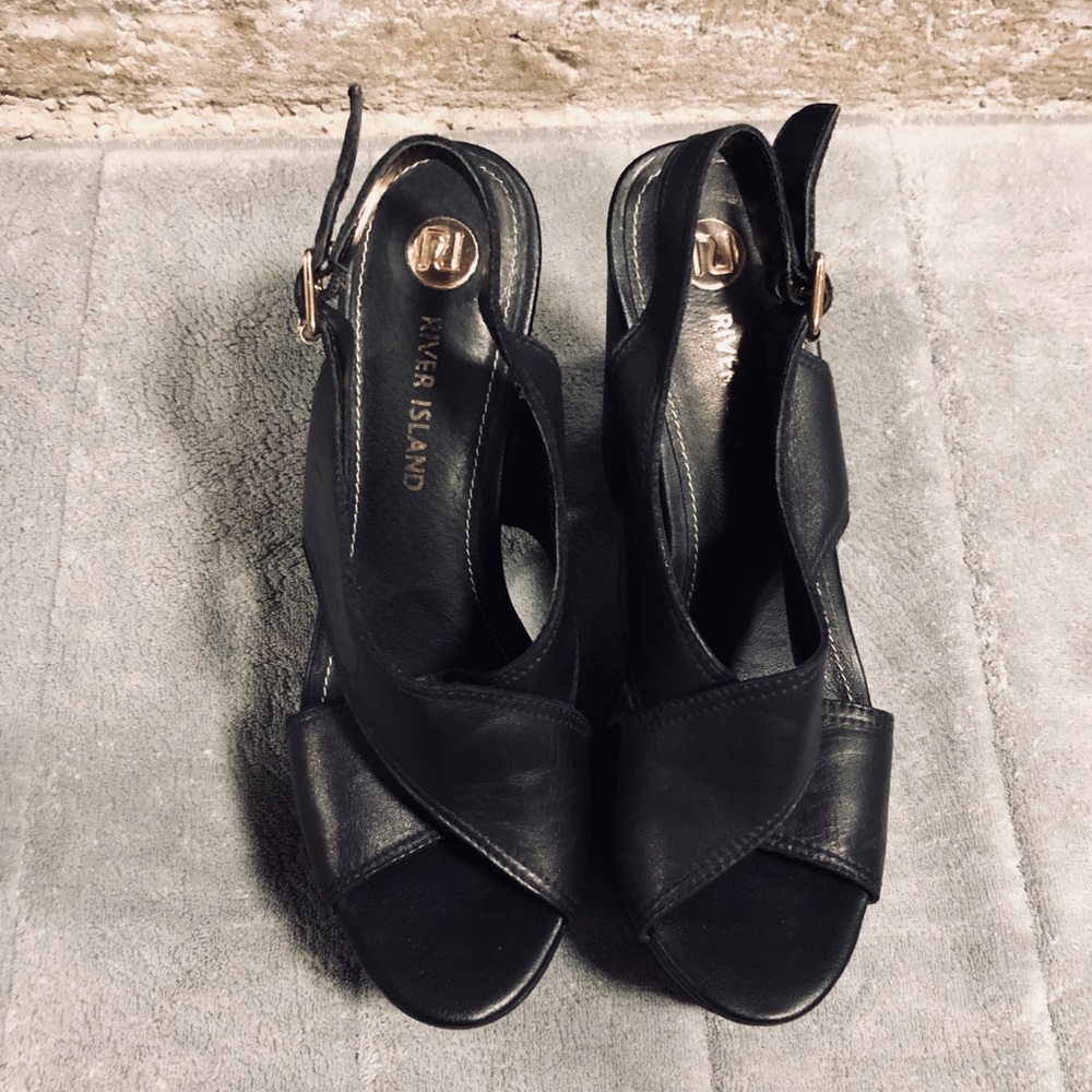 RIVER ISLAND flat form shoe!!!